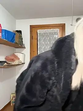 Stripchat Free Porn Cam of petrouchkaaa_