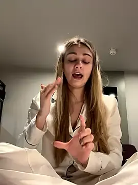 Stripchat Best live sex cam show of skyemorgan01