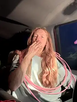 Stripchat Sex Chat of GoldenFlameGoddess