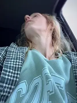 Stripchat Live Sex of GoldenFlameGoddess