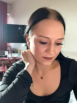 Stripchat Free Porn Cam of TattooLara