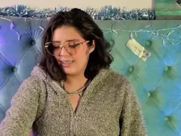 Paola_Lyon_ from stripchat