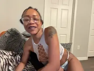 Stripchat Live Sex Cam of RylReese