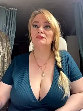 Stripchat Live Sex Cam of Sweet-blonde