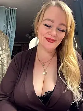 Stripchat Adult Webcam of Sweet-blonde