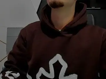 Stripchat Live Sex Cam of BrandonTate