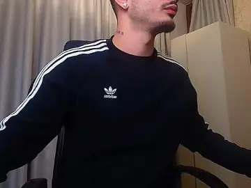 Stripchat Free Porn Cam of BrandonTate