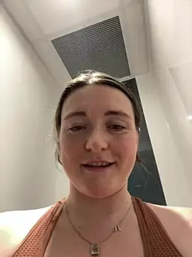 Stripchat Free Porn Cam of BustyBonnieUK