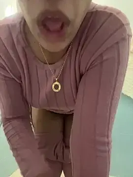 Stripchat Free Porn Cam of Layla_lolo