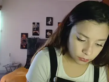 Stripchat Live Sex Cam of 3littleschoolteens