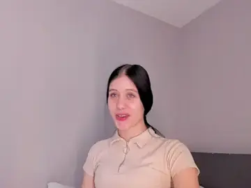 Stripchat Free Live Porn of sara__jones_gh