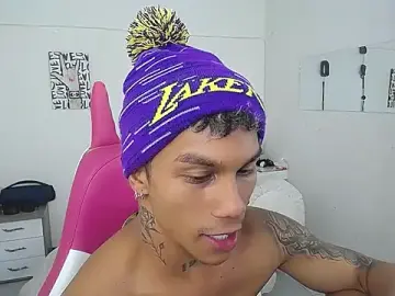 Stripchat Live Sex of Leonard_Price