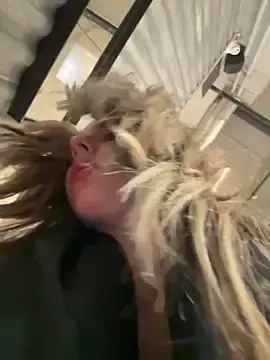 Stripchat Free Porn Cam of LoraaDoll