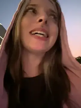 Stripchat Best live sex cam show of LoraaDoll