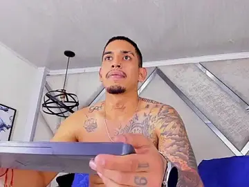 Stripchat Live Porn of Damian09_