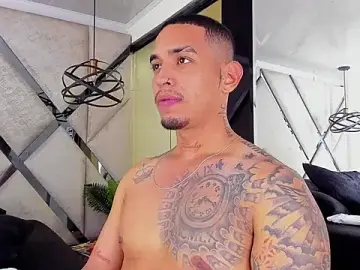 Stripchat Free Live Porn of Damian09_