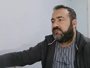 Stripchat Live Sex Cam of big_snakee