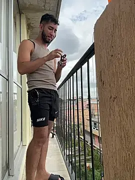 Stripchat Free Porn Cam of liam_bronw