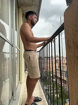 Stripchat Live Sex Cam of liam_bronw