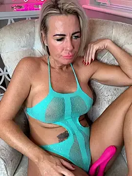 MakemeMillie1 from stripchat