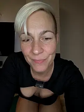 Stripchat Nude Webcam of DarleenHot