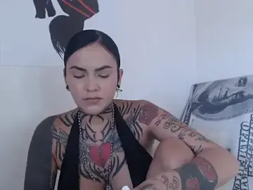 Stripchat Nude Webcam of Perola__May