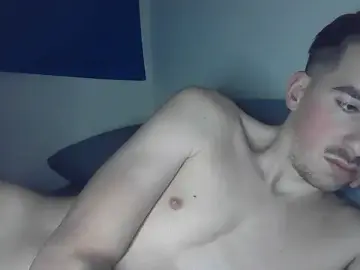 Stripchat Live Sex Cam of essexboy_2002