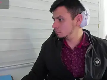 Stripchat Live Sex Cam of Rick_Adams