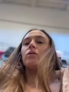 Stripchat Free Live Porn of lunagirl13