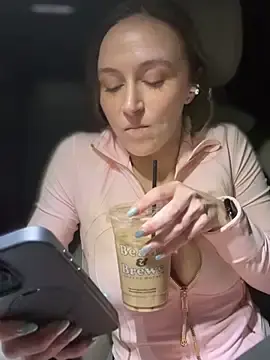 Stripchat Free Live Porn of lunagirl13