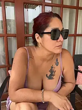 Stripchat Free Porn Cam of LISA_BULLOCK_