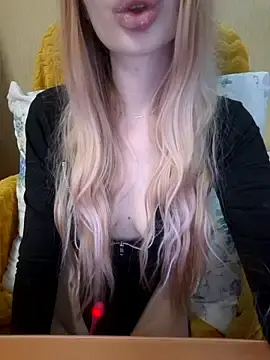 Elza_kom from stripchat