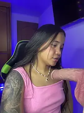 Stripchat Sex Cam of leila_22