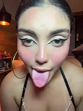 Stripchat Watch Live Sex Cams of zui_lu