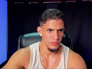 jhonnysnow17 from stripchat