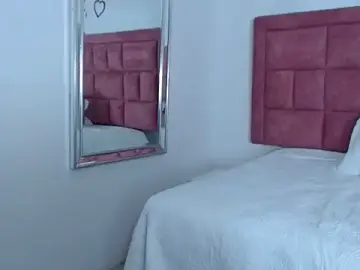 sweetsubmisaxox from stripchat