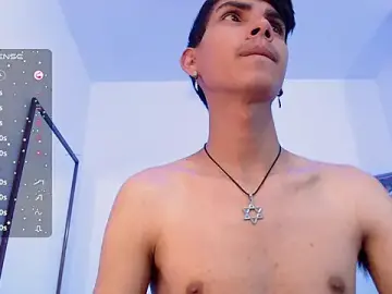 Stripchat Live Sex Cam of David_925_