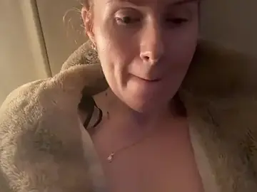 redheadrosie69 from stripchat