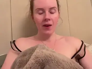 Stripchat Adult Webcams of redheadrosie69