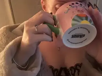 Stripchat Sex Cam of redheadrosie69