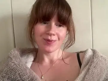 Stripchat Nude Webcam of redheadrosie69