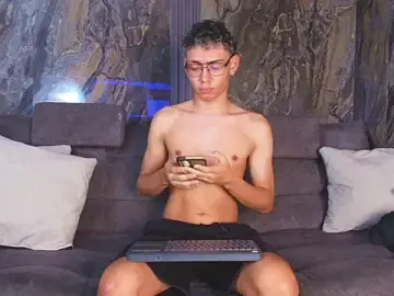 Stripchat Free Porn Cam of Daviid_laidd