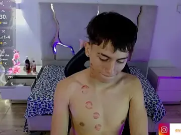 Stripchat Live Sex Cam of EVAN_TAY
