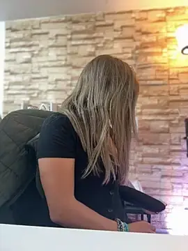 Stripchat Nude Webcam of _Abril-Office1