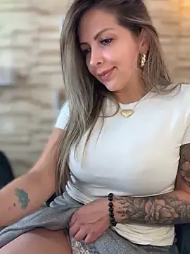 _Abril-Office1 from stripchat