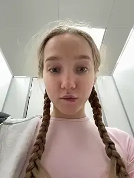 Stripchat Live Sex Cam of bambi_lu