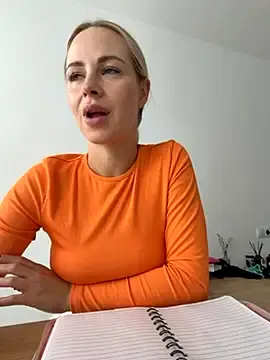 Stripchat Adult Webcam of streetdoll