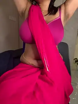 DevineDevilQueen from stripchat