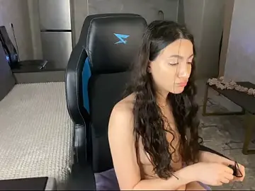 Mulan_Lo from stripchat