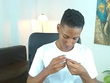 maiki18_ from stripchat